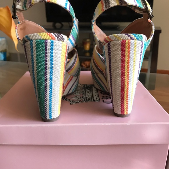 Shoes - Picture 5 of 6